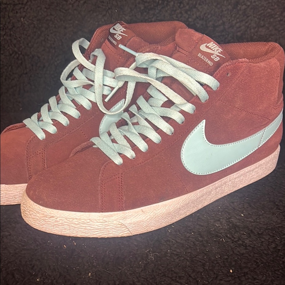 Nike SB Blazer Mid Rust Red Sneakers